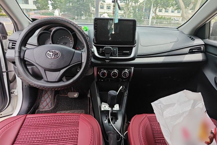 Used Toyota YARiS L Zhi Xuan 2020 X-Trail X 1.5L CVT Leading Edition Center Console