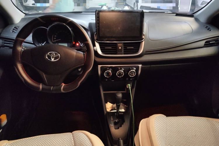 Used Toyota YARiS L Zhi Xuan 2020 1.5L CVT Leading Edition Center Console