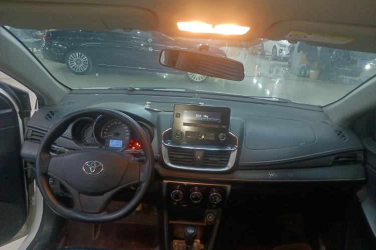 Used Toyota YARiS L Zhi Xuan 2020 1.5L CVT Leading Edition Center Console