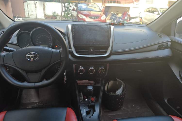 Used Toyota YARiS L Zhi Xuan 2020 X-Trail X 1.5L CVT Leading Edition Center Console
