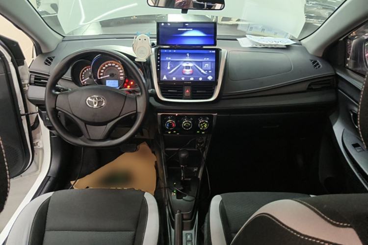 Used Toyota YARiS L Zhi Xuan 2020 1.5L CVT Leading Edition Center Console