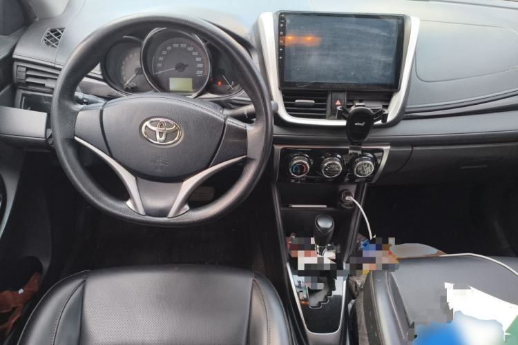 Used Toyota YARiS L Zhi Xuan 2020 X-Trail X 1.5L CVT Luxury Edition Center Console