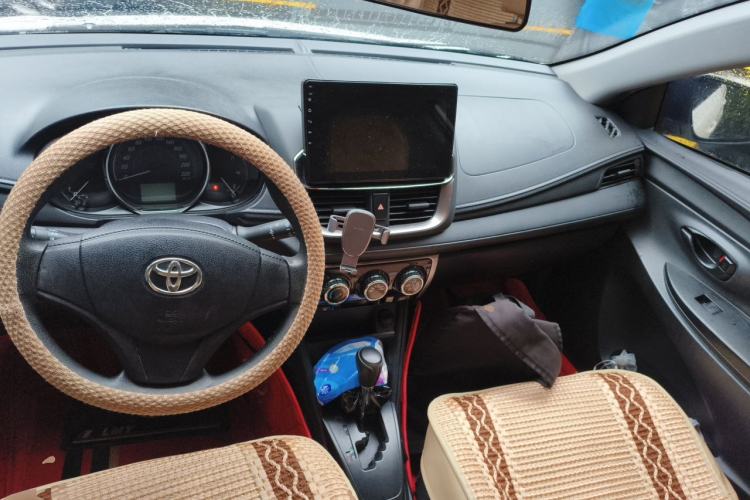 Used Toyota YARiS L Zhi Xuan 2020 1.5L CVT Leading Edition Center Console