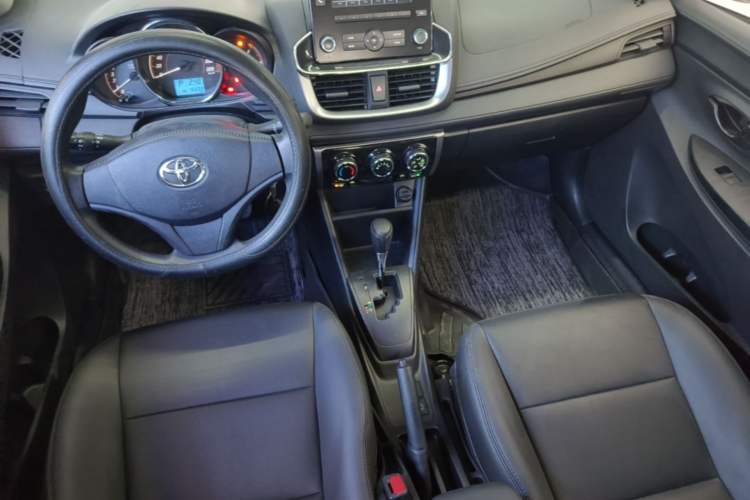 Used Toyota YARiS L Zhi Xuan 2020 X-Trail X 1.5L CVT Leading Edition Center Console