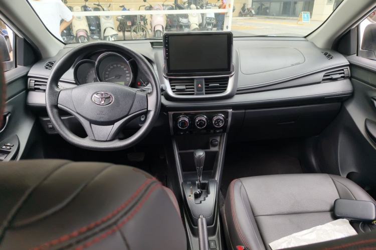 Used Toyota YARiS L Zhi Xuan 2020 X-Trail X 1.5L CVT Leading Edition Center Console