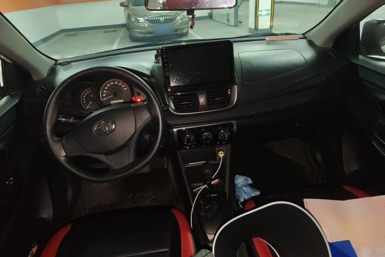 Used Toyota YARiS L Zhi Xuan 2020 1.5L CVT Leading Edition Center Console