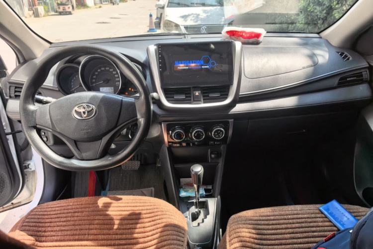 Used Toyota YARiS L Zhi Xuan 2020 X-Trail X 1.5L CVT Leading Edition Center Console