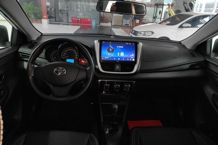Used Toyota YARiS L Zhi Xuan 2020 1.5L CVT Leading Edition Center Console