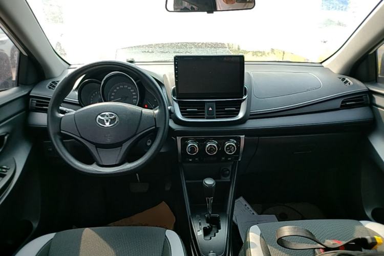 Used Toyota YARiS L Zhi Xuan 2020 1.5L CVT Leading Edition Center Console