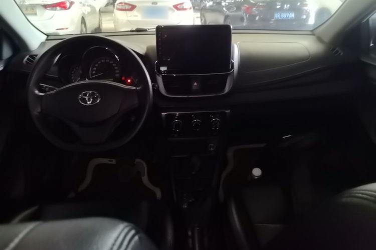 Used Toyota YARiS L Zhi Xuan 2020 X-Trail X 1.5L CVT Leading Edition Center Console