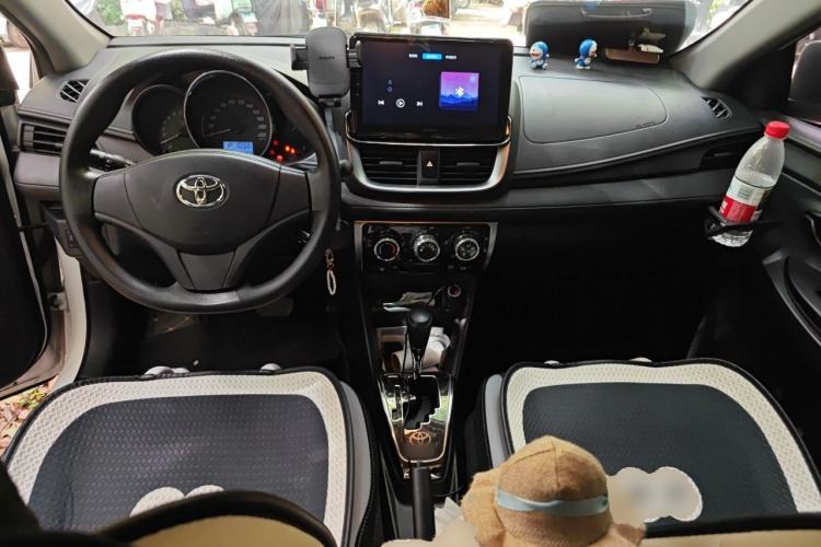 Used Toyota YARiS L Zhi Xuan 2020 X-Trail X 1.5L CVT Leading Edition Center Console