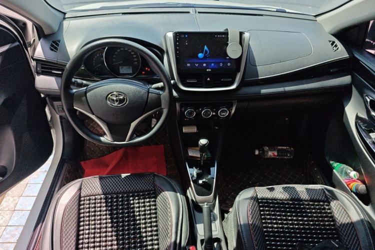 Used Toyota YARiS L Zhi Xuan 2020 1.5L CVT Luxury Edition Center Console