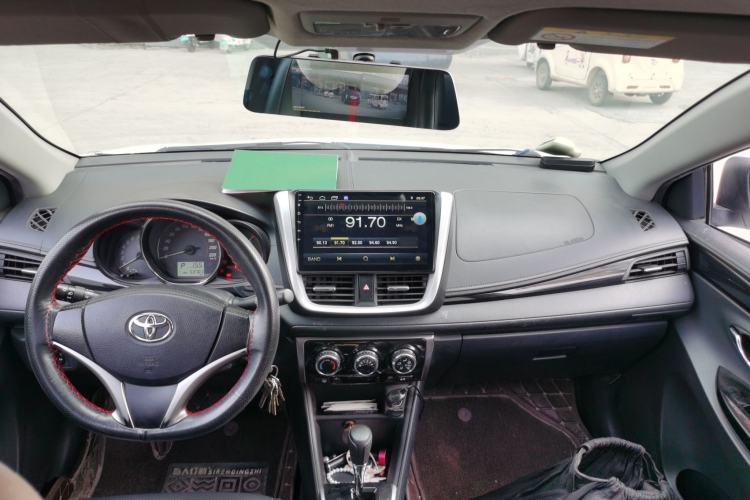 Used Toyota YARiS L Zhi Xuan 2020 1.5L CVT Luxury Edition Center Console
