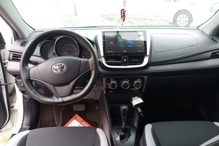 Used Toyota YARiS L Zhi Xuan 2020 1.5L CVT Leading Edition Center Console
