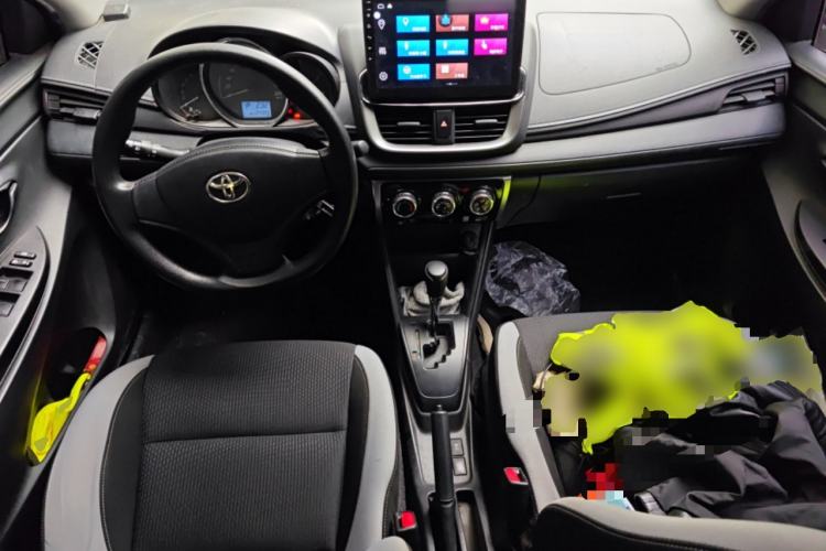 Used Toyota YARiS L Zhi Xuan 2020 X-Trail X 1.5L CVT Leading Edition Center Console