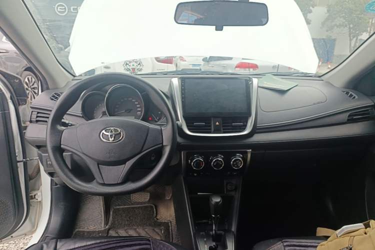Used Toyota YARiS L Zhi Xuan 2020 1.5L CVT Leading Edition Center Console