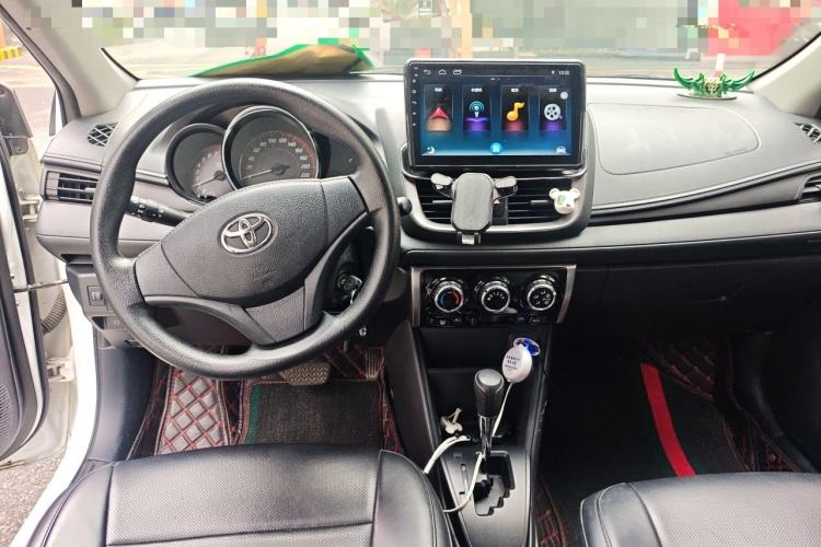 Used Toyota YARiS L Zhi Xuan 2020 1.5L CVT Leading Edition Center Console