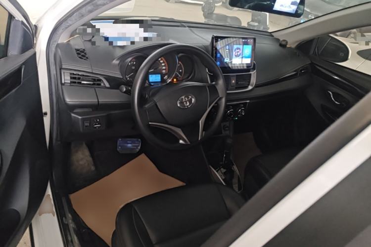 Used Toyota YARiS L Zhi Xuan 2020 X-Trail X 1.5L CVT Luxury Edition Center Console
