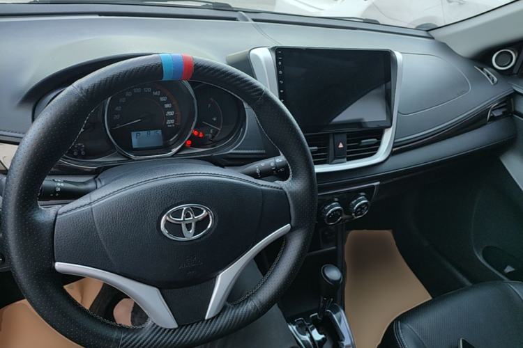Used Toyota YARiS L Zhi Xuan 2020 X-Trail X 1.5L CVT Leading Edition Center Console