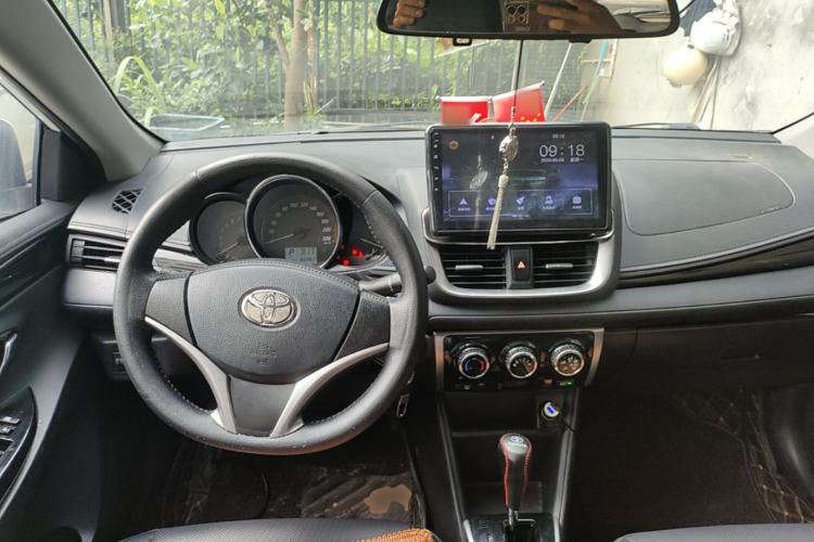 Used Toyota YARiS L Zhi Xuan 2020 X-Trail X 1.5L CVT Luxury Edition Center Console