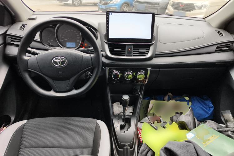 Used Toyota YARiS L Zhi Xuan 2020 X-Trail X 1.5L CVT Leading Edition Center Console