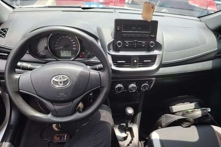 Used Toyota YARiS L Zhi Xuan 2020 1.5L CVT Leading Edition Center Console
