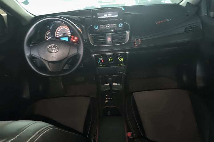 Used Toyota YARiS L Zhi Xuan 2020 X-Trail X 1.5L CVT Leading Edition Center Console