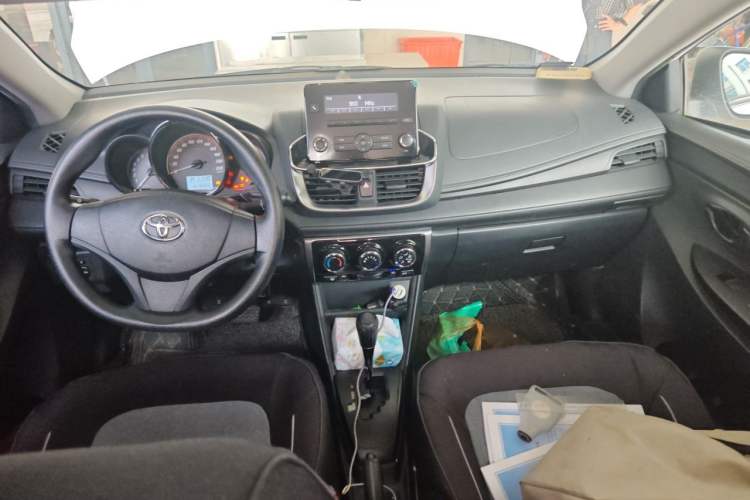 Used Toyota YARiS L Zhi Xuan 2020 1.5L CVT Leading Edition Center Console