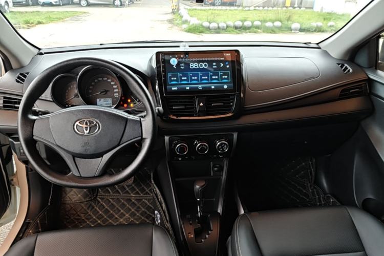 Used Toyota YARiS L Zhi Xuan 2020 1.5L CVT Leading Edition Center Console
