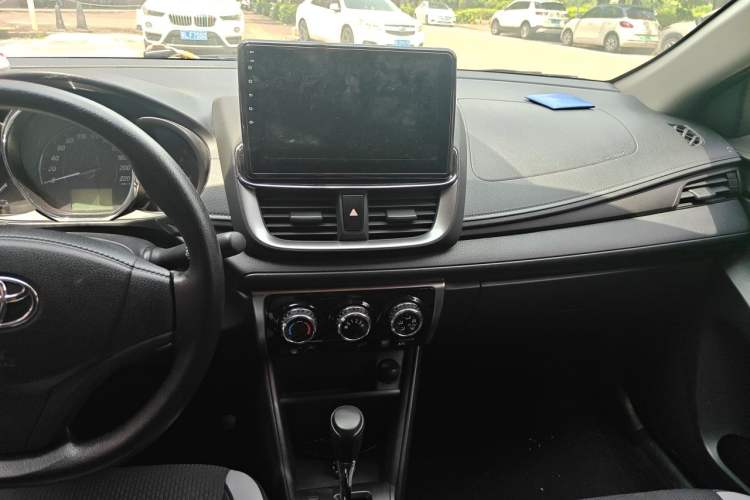 Used Toyota YARiS L Zhi Xuan 2020 1.5L CVT Leading Edition Center Console