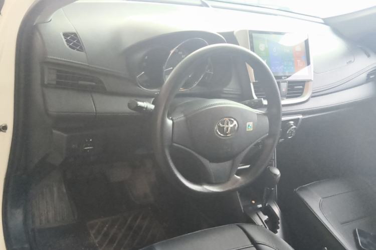 Used Toyota YARiS L Zhi Xuan 2020 1.5L CVT Leading Edition Center Console