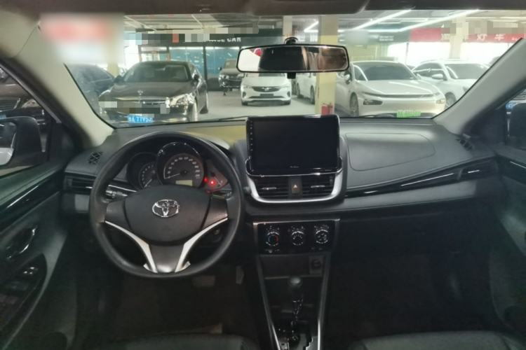 Used Toyota YARiS L Zhi Xuan 2020 X-Trail X 1.5L CVT Luxury Edition Center Console