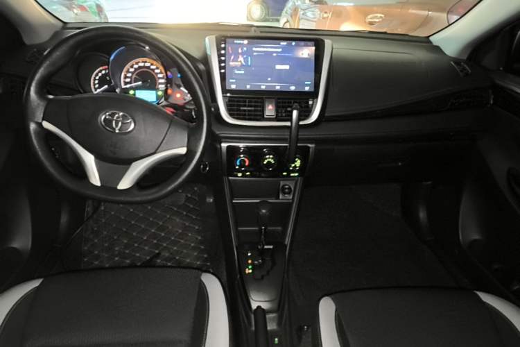 Used Toyota YARiS L Zhi Xuan 2020 1.5L CVT Leading Edition Center Console