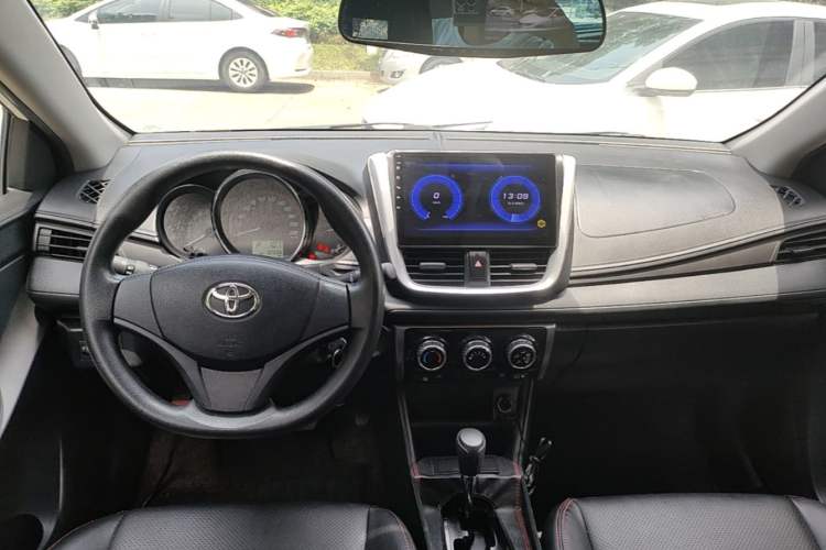 Used Toyota YARiS L Zhi Xuan 2020 1.5L CVT Leading Edition Center Console