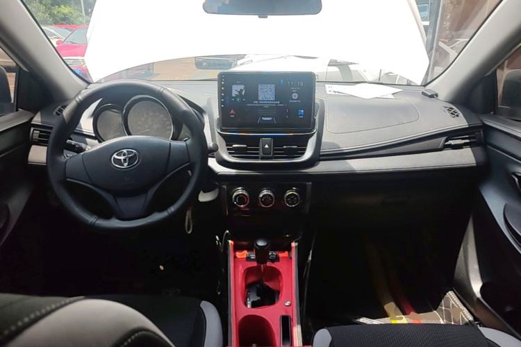 Used Toyota YARiS L Zhi Xuan 2020 X-Trail X 1.5L CVT Leading Edition Center Console