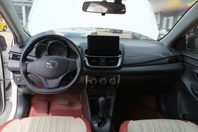 Used Toyota YARiS L Zhi Xuan 2020 1.5L CVT Leading Edition Center Console