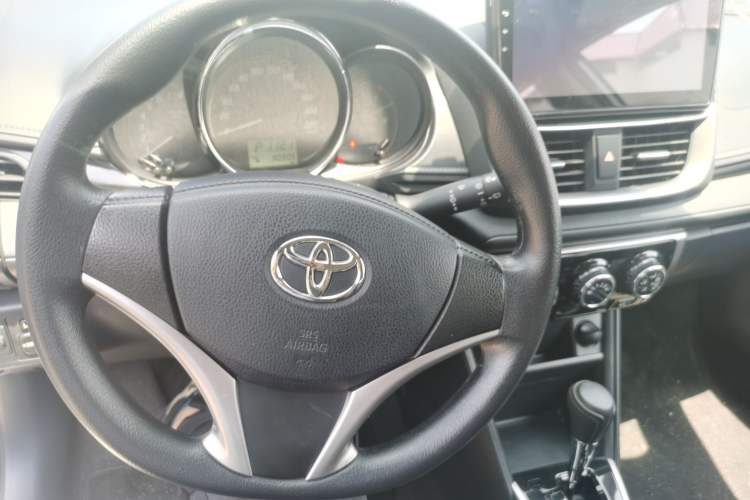 Used Toyota YARiS L Zhi Xuan 2020 X-Trail X 1.5L CVT Luxury Edition Center Console