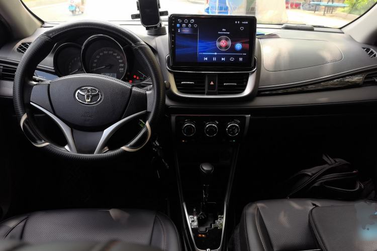 Used Toyota YARiS L Zhi Xuan 2020 X-Trail X 1.5L CVT Luxury Edition Center Console