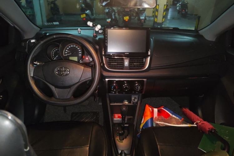 Used Toyota YARiS L Zhi Xuan 2020 1.5L CVT Leading Edition Center Console
