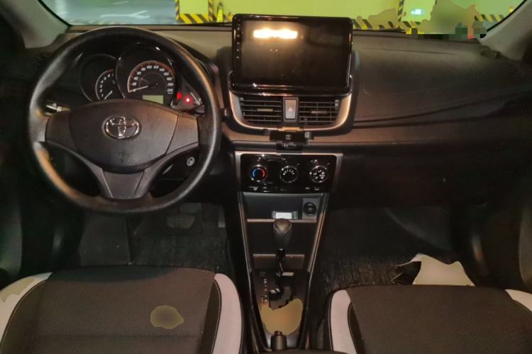 Used Toyota YARiS L Zhi Xuan 2020 X-Trail X 1.5L CVT Leading Edition Center Console