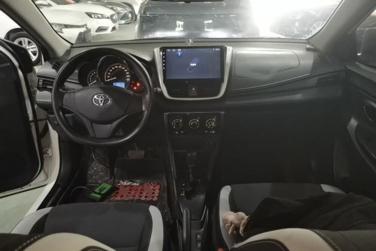 Used Toyota YARiS L Zhi Xuan 2020 X-Trail X 1.5L CVT Leading Edition Center Console