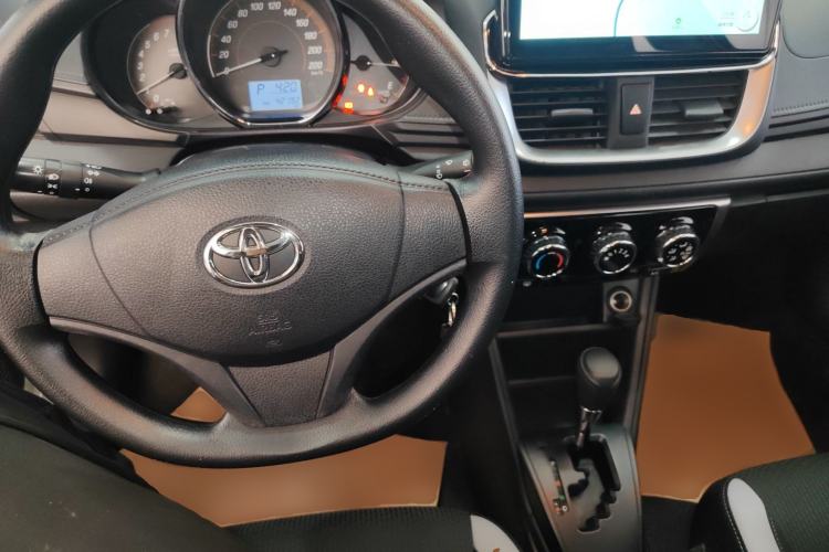 Used Toyota YARiS L Zhi Xuan 2020 X-Trail X 1.5L CVT Leading Edition Center Console