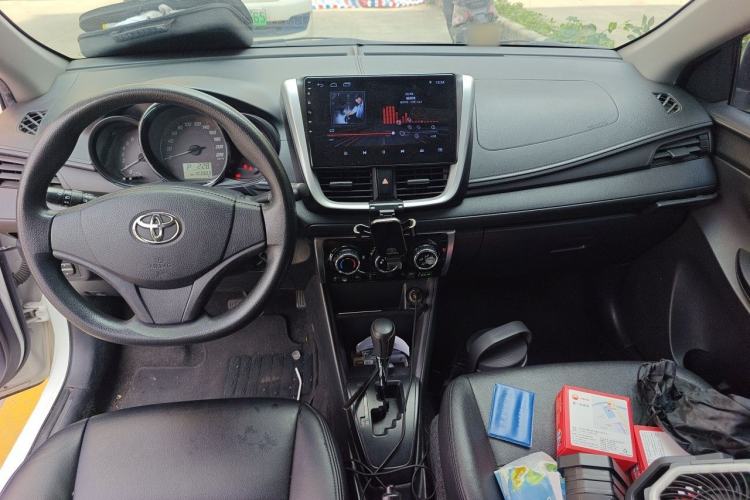 Used Toyota YARiS L Zhi Xuan 2020 X-Trail X 1.5L CVT Leading Edition Center Console