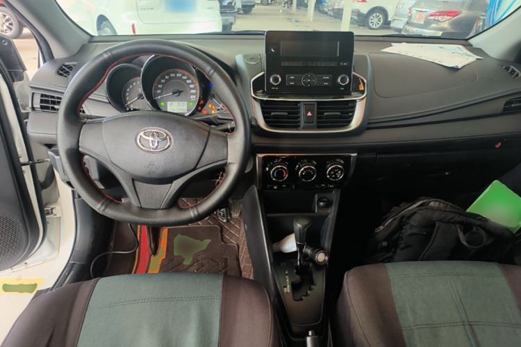 Used Toyota YARiS L Zhi Xuan 2020 1.5L CVT Leading Edition Center Console