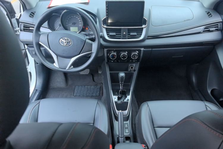 Used Toyota YARiS L Zhi Xuan 2020 X-Trail X 1.5L CVT Luxury Edition Center Console
