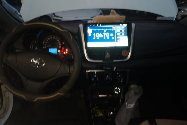 Used Toyota YARiS L Zhi Xuan 2020 X-Trail X 1.5L CVT Leading Edition Center Console