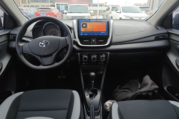 Used Toyota YARiS L Zhi Xuan 2020 1.5L CVT Leading Edition Center Console