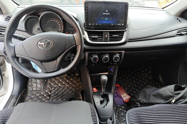 Used Toyota YARiS L Zhi Xuan 2020 X-Trail X 1.5L CVT Leading Edition Center Console