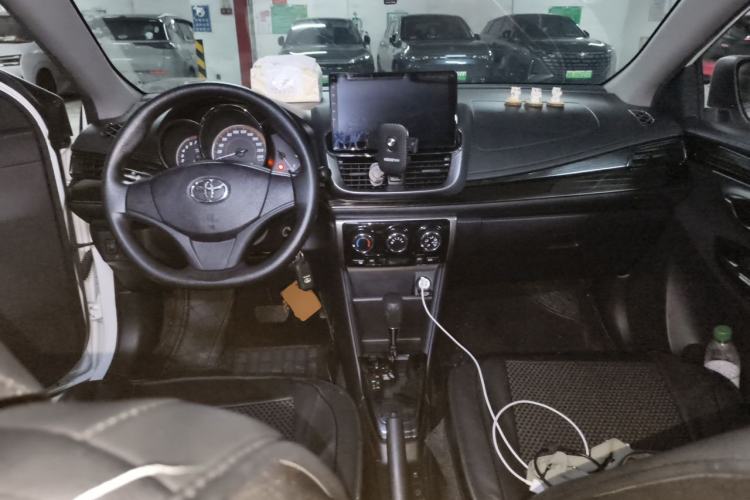Used Toyota YARiS L Zhi Xuan 2020 X-Trail X 1.5L CVT Leading Edition Center Console