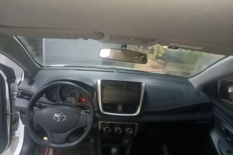 Used Toyota YARiS L Zhi Xuan 2020 X-Trail X 1.5L CVT Leading Edition Center Console